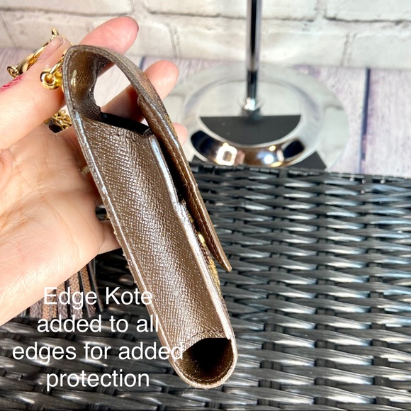 Louis Vuitton key fob holder pouch keychain in Damier Ebene with bag charm - Picture 5 of 16